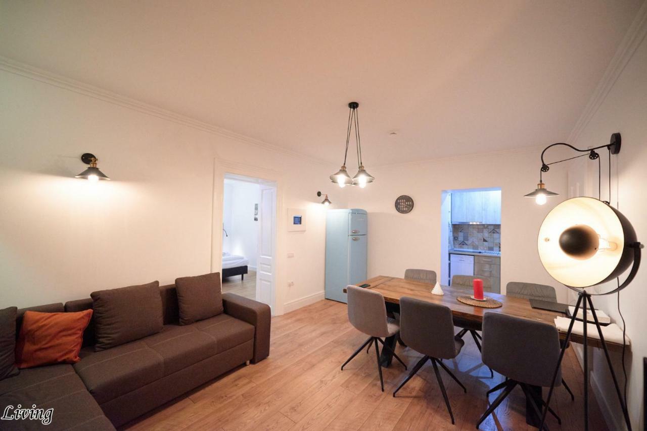 Smart Suite Poienii Braşov Exteriör bild